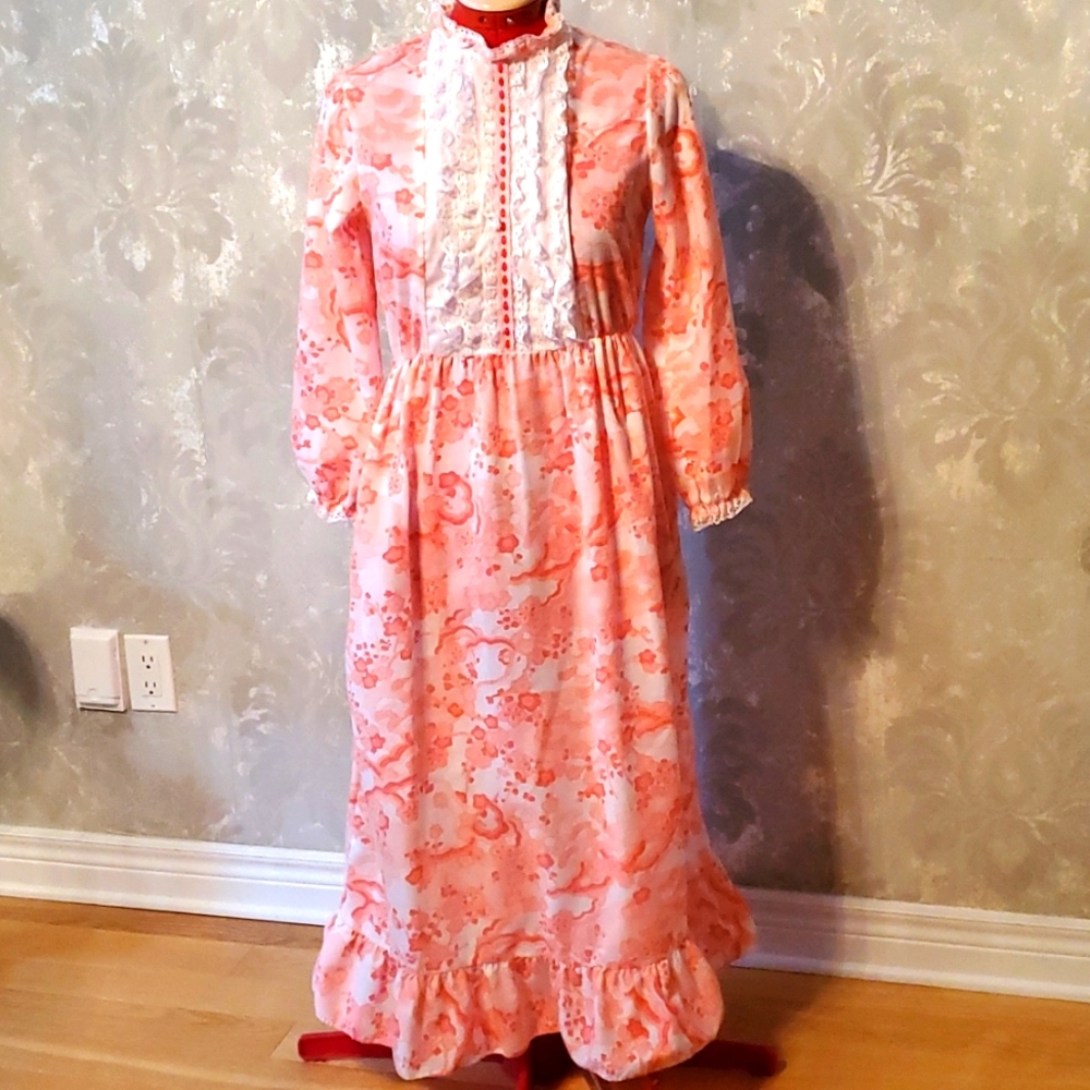 Vintage Her Majesty Flannel floral nightgown